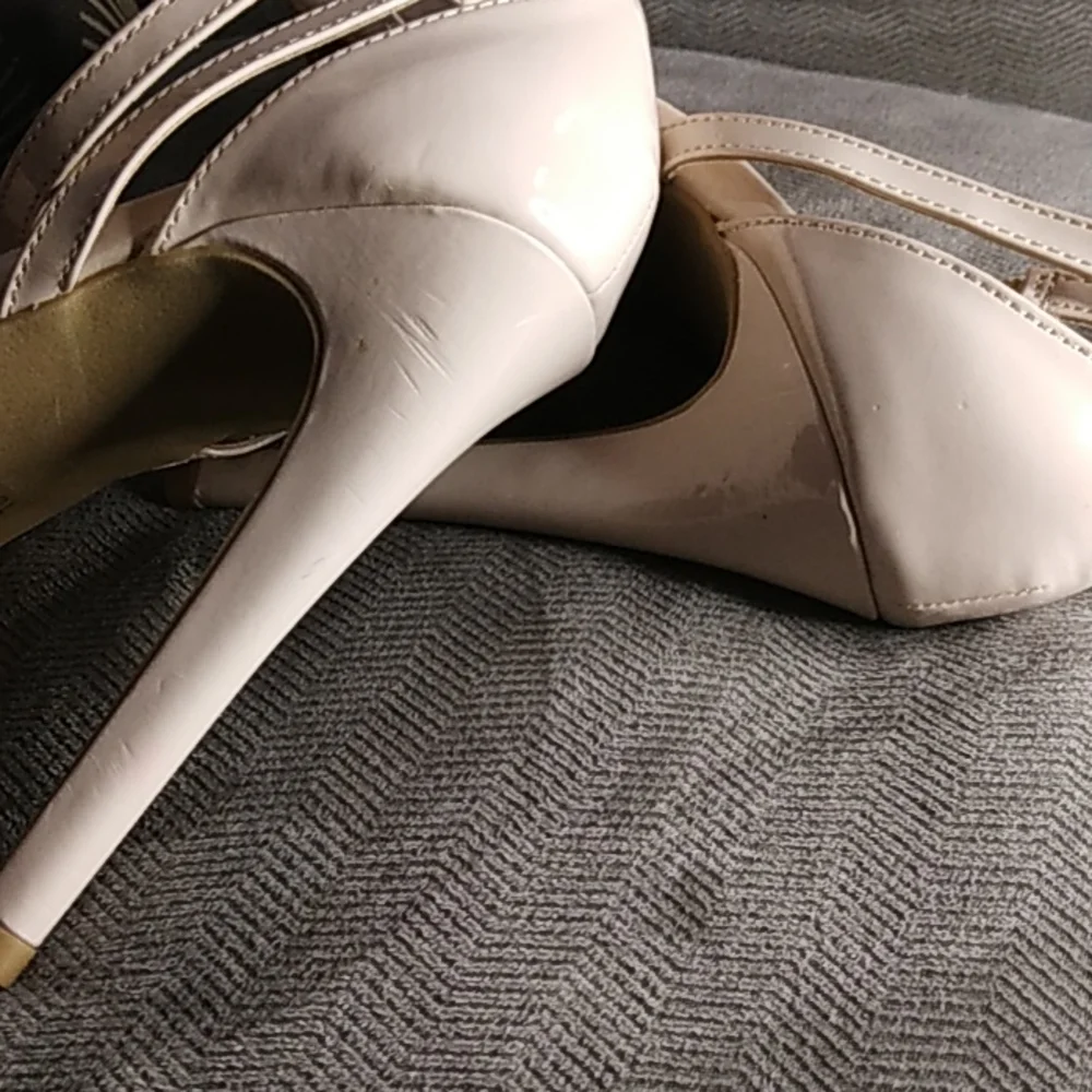 CHARLOTTE RUSSE Heels - Picture 4 of 9